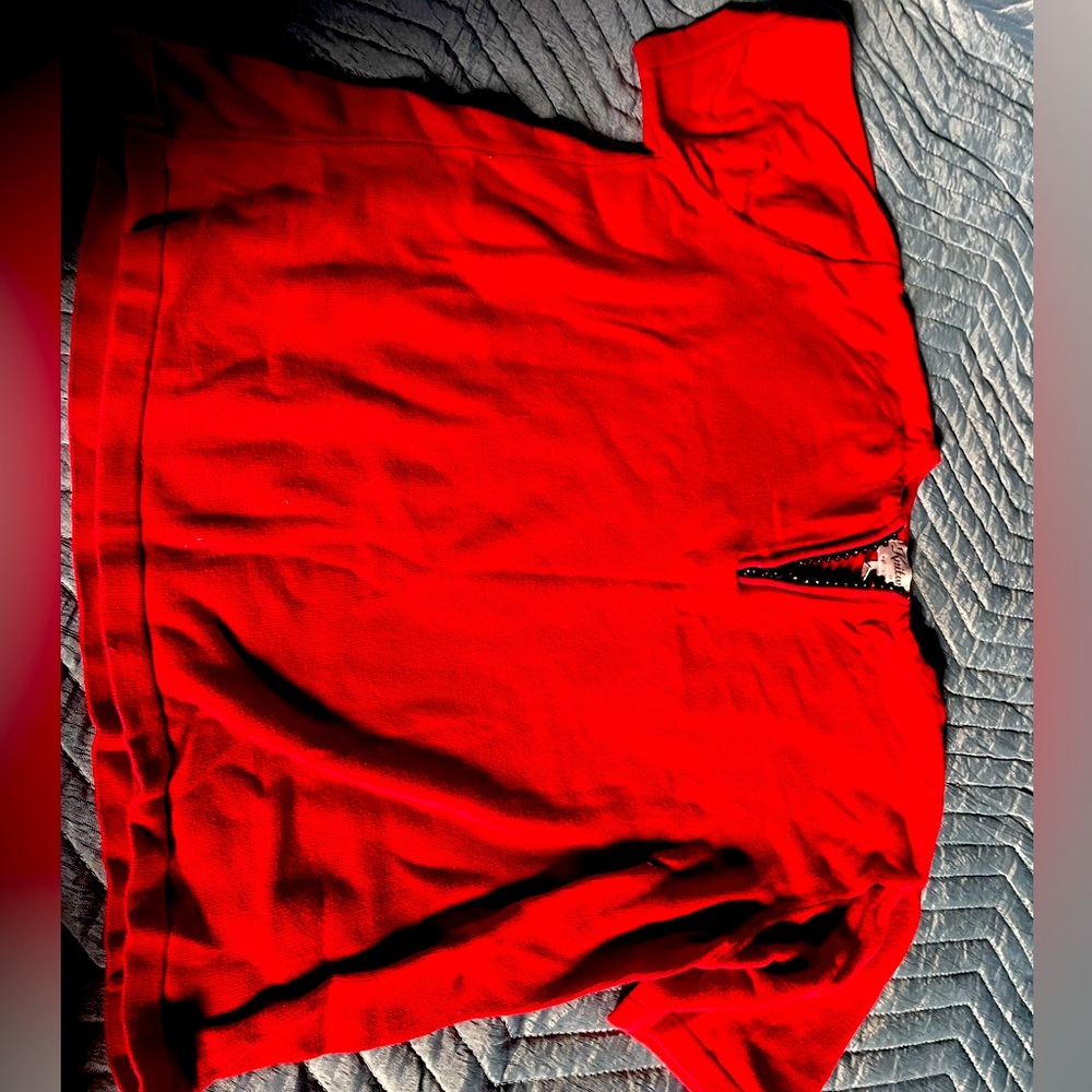 Knitworks tee.